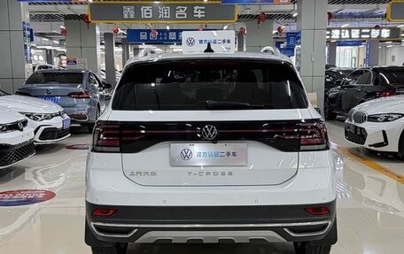 Volkswagen T-Cross I, 2022 год, 1 926 000 рублей, 5 фотография