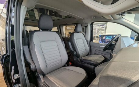 Volkswagen Caravelle, 2025 год, 11 990 000 рублей, 25 фотография