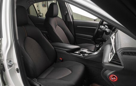 Toyota Camry, 2019 год, 2 115 000 рублей, 13 фотография