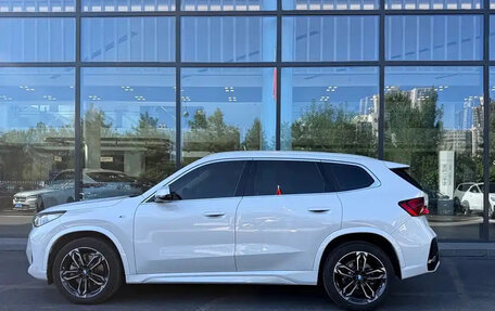 BMW X1, 2023 год, 2 800 000 рублей, 3 фотография