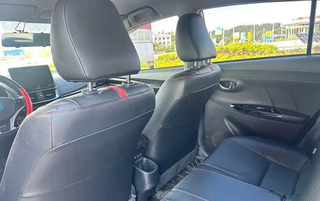 Toyota Yaris XP150 рестайлинг, 2023 год, 1 250 000 рублей, 13 фотография