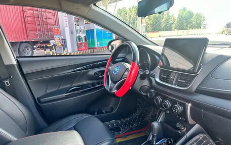 Toyota Yaris XP150 рестайлинг, 2023 год, 1 250 000 рублей, 10 фотография