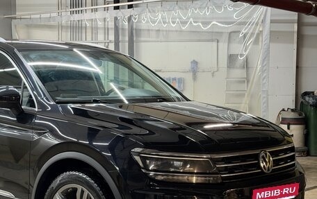 Volkswagen Tiguan II, 2018 год, 1 950 000 рублей, 2 фотография