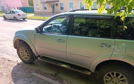Mitsubishi Pajero Sport II рестайлинг, 2009 год, 1 500 000 рублей, 3 фотография