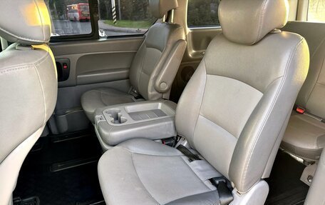 Hyundai Grand Starex Grand Starex I рестайлинг 2, 2010 год, 1 349 000 рублей, 19 фотография
