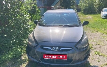 Hyundai Solaris II рестайлинг, 2012 год, 600 000 рублей, 1 фотография
