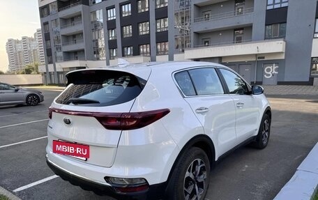 KIA Sportage IV рестайлинг, 2021 год, 2 600 000 рублей, 7 фотография