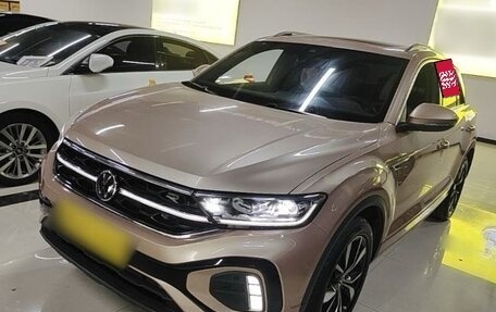 Volkswagen T-Roc I, 2022 год, 2 000 000 рублей, 1 фотография