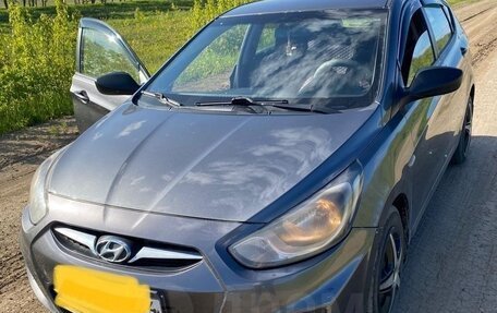 Hyundai Solaris II рестайлинг, 2012 год, 600 000 рублей, 6 фотография