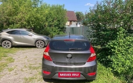 Hyundai Solaris II рестайлинг, 2012 год, 600 000 рублей, 2 фотография