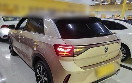 Volkswagen T-Roc I, 2022 год, 2 000 000 рублей, 4 фотография