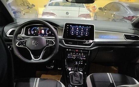 Volkswagen T-Roc I, 2022 год, 2 000 000 рублей, 12 фотография
