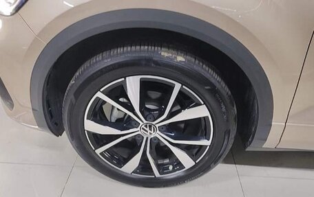 Volkswagen T-Roc I, 2022 год, 2 000 000 рублей, 10 фотография