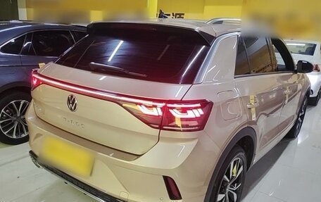 Volkswagen T-Roc I, 2022 год, 2 000 000 рублей, 6 фотография