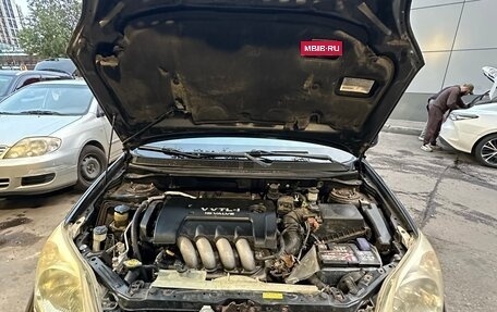 Toyota Matrix, 2003 год, 650 000 рублей, 10 фотография