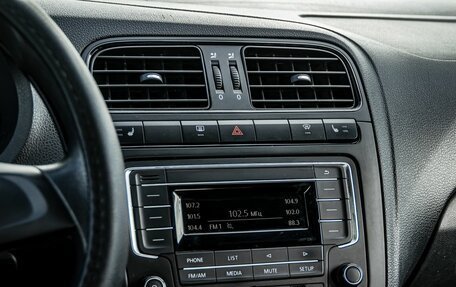 Volkswagen Polo VI (EU Market), 2017 год, 900 000 рублей, 17 фотография