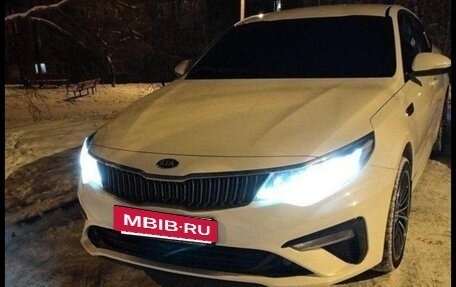KIA Optima IV, 2018 год, 1 100 000 рублей, 3 фотография