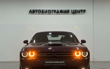 Dodge Challenger III рестайлинг 2, 2020 год, 2 990 000 рублей, 2 фотография