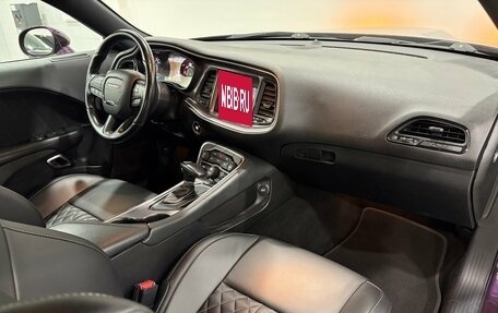 Dodge Challenger III рестайлинг 2, 2020 год, 2 990 000 рублей, 18 фотография