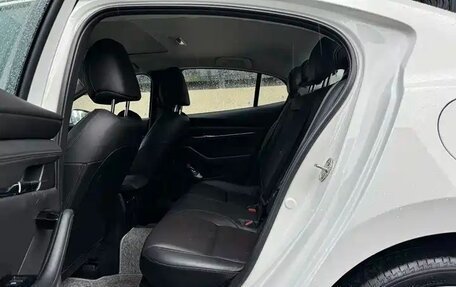 Mazda 3, 2024 год, 2 060 000 рублей, 10 фотография