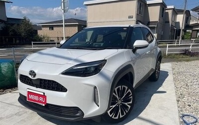 Toyota Yaris Cross, 2023 год, 1 800 000 рублей, 1 фотография