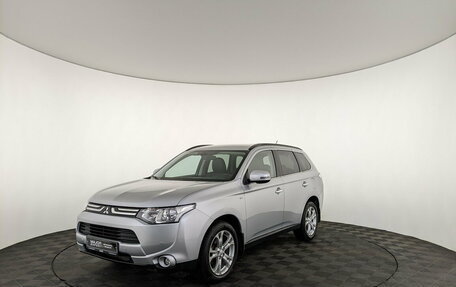 Mitsubishi Outlander III рестайлинг 3, 2014 год, 2 400 000 рублей, 1 фотография