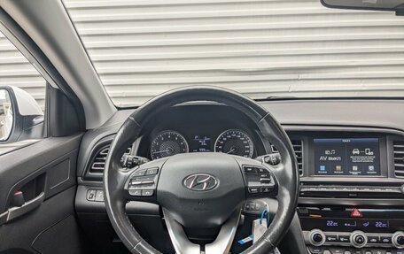 Hyundai Elantra VI рестайлинг, 2020 год, 1 575 000 рублей, 10 фотография