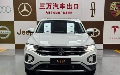 Volkswagen T-Roc I, 2023 год, 2 185 000 рублей, 2 фотография