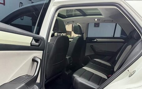 Volkswagen T-Roc I, 2023 год, 2 185 000 рублей, 8 фотография