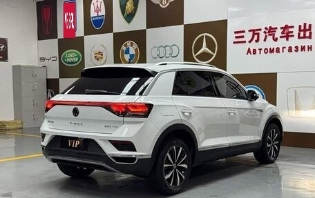 Volkswagen T-Roc I, 2023 год, 2 185 000 рублей, 6 фотография