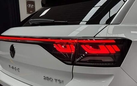 Volkswagen T-Roc I, 2023 год, 2 185 000 рублей, 20 фотография