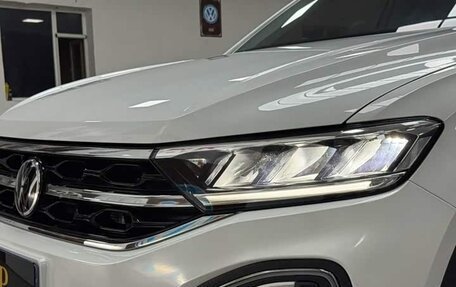 Volkswagen T-Roc I, 2023 год, 2 185 000 рублей, 21 фотография