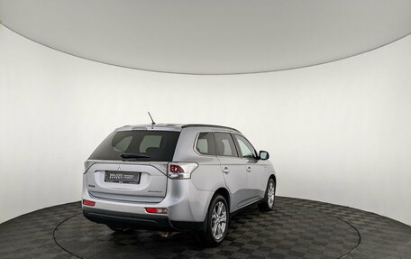 Mitsubishi Outlander III рестайлинг 3, 2014 год, 2 400 000 рублей, 5 фотография