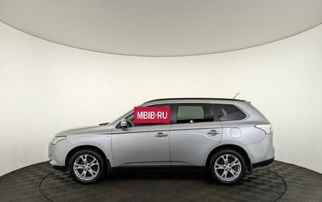 Mitsubishi Outlander III рестайлинг 3, 2014 год, 2 400 000 рублей, 8 фотография