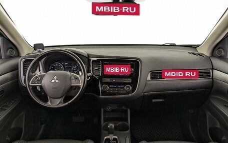 Mitsubishi Outlander III рестайлинг 3, 2014 год, 2 400 000 рублей, 14 фотография