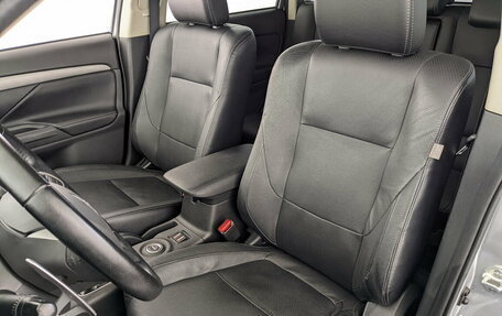 Mitsubishi Outlander III рестайлинг 3, 2014 год, 2 400 000 рублей, 21 фотография