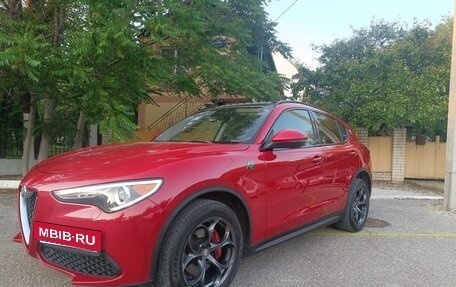 Alfa Romeo Stelvio, 2018 год, 2 570 000 рублей, 7 фотография