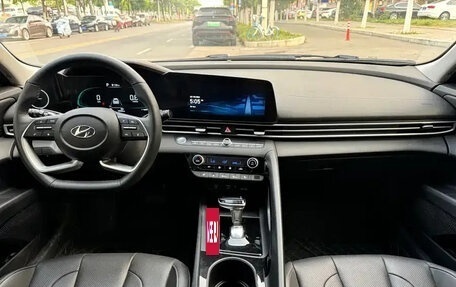 Hyundai Elantra, 2023 год, 1 390 000 рублей, 6 фотография