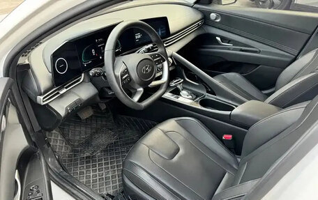 Hyundai Elantra, 2023 год, 1 390 000 рублей, 9 фотография