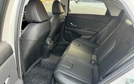 Hyundai Elantra, 2023 год, 1 390 000 рублей, 10 фотография