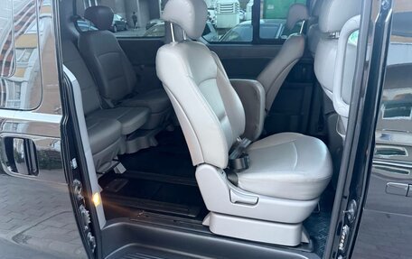 Hyundai Grand Starex Grand Starex I рестайлинг 2, 2013 год, 1 800 000 рублей, 16 фотография