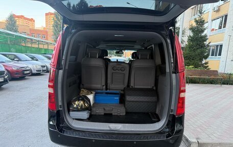 Hyundai Grand Starex Grand Starex I рестайлинг 2, 2013 год, 1 800 000 рублей, 20 фотография