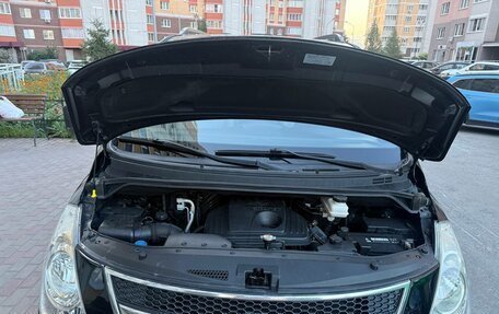 Hyundai Grand Starex Grand Starex I рестайлинг 2, 2013 год, 1 800 000 рублей, 21 фотография