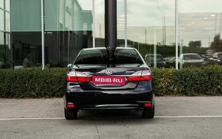 Toyota Camry, 2015 год, 1 900 000 рублей, 4 фотография