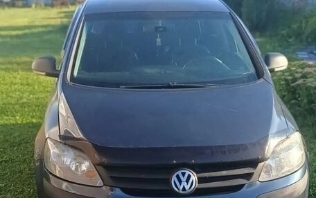 Volkswagen Golf Plus I, 2006 год, 450 000 рублей, 2 фотография