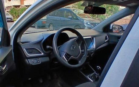 Hyundai Solaris II рестайлинг, 2017 год, 850 000 рублей, 8 фотография