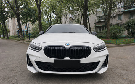 BMW 1 серия, 2021 год, 2 100 000 рублей, 1 фотография