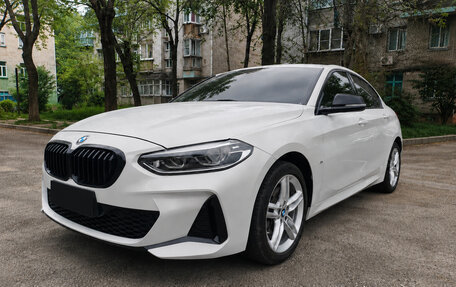 BMW 1 серия, 2021 год, 2 100 000 рублей, 2 фотография