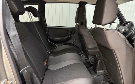 Chevrolet Niva I рестайлинг, 2018 год, 869 000 рублей, 11 фотография