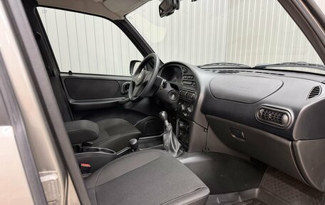 Chevrolet Niva I рестайлинг, 2018 год, 869 000 рублей, 10 фотография